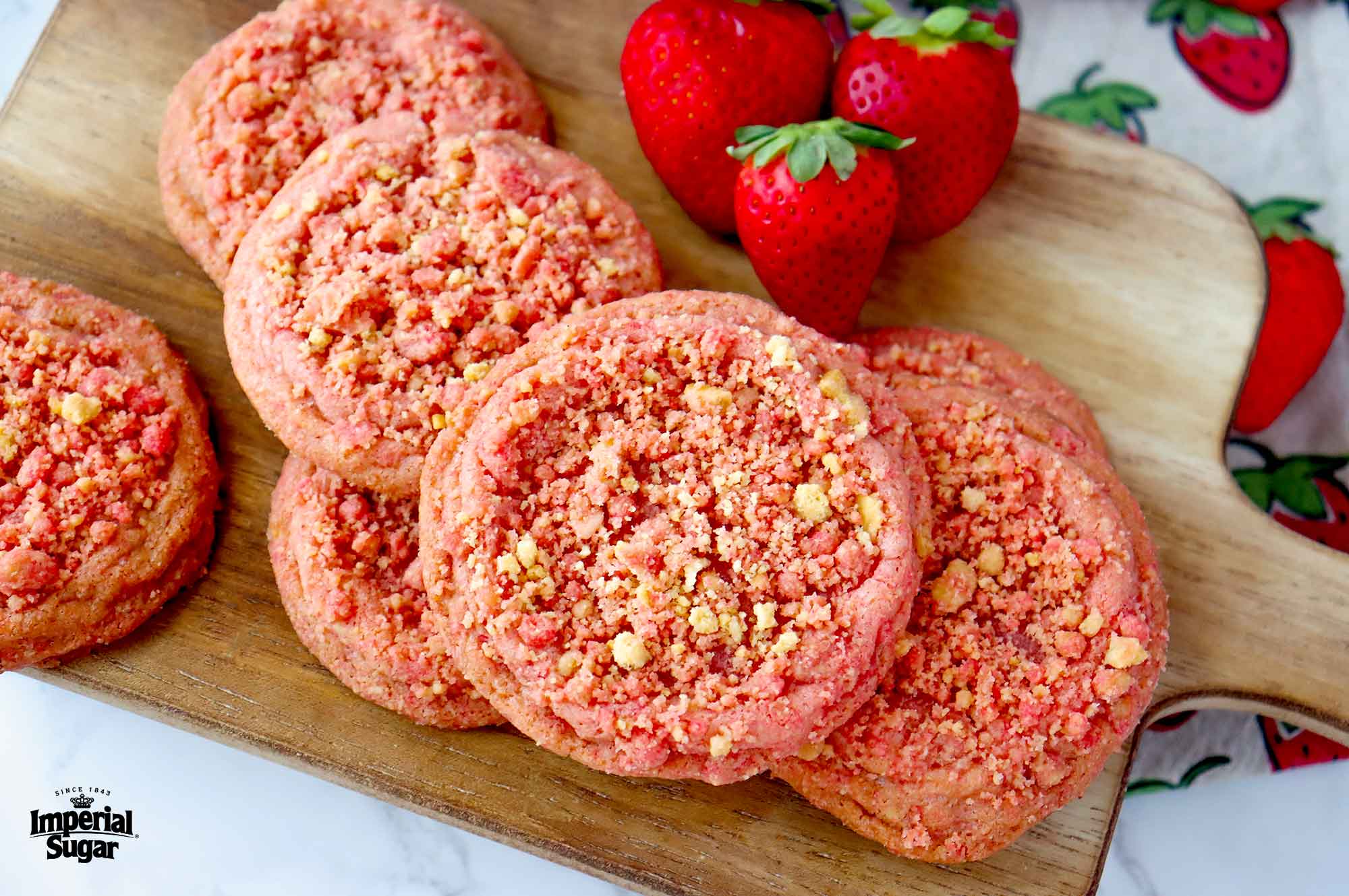 Strawberry Crumb Cake | Crumbl Cookies - YouTube