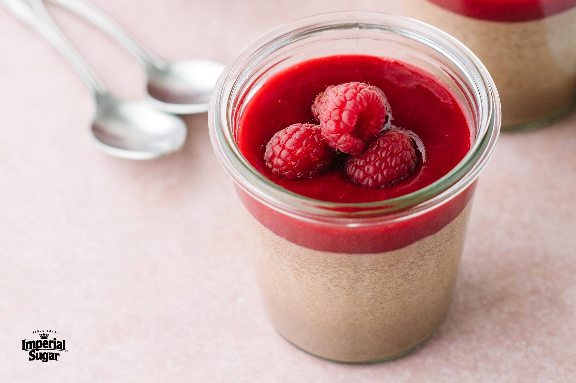https://www.imperialsugar.com/sites/default/files/recipe/chocolate-mousse-with-raspberry-sauce-%28egg-free%29-imperial_0.jpg