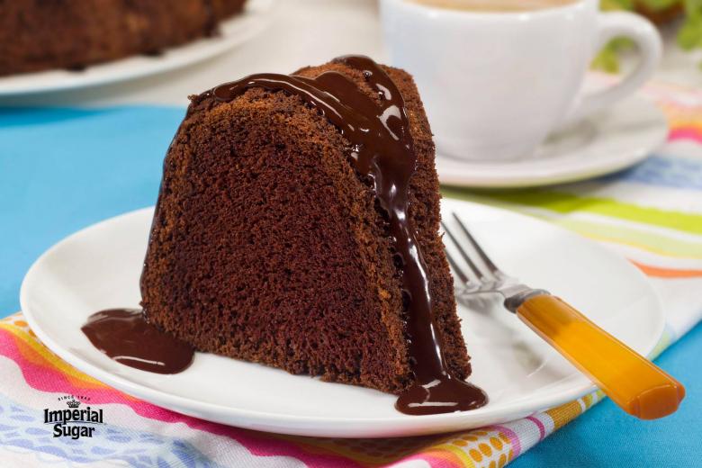 The BEST Chocolate Sponge Cake (VIDEO) - Spatula Desserts