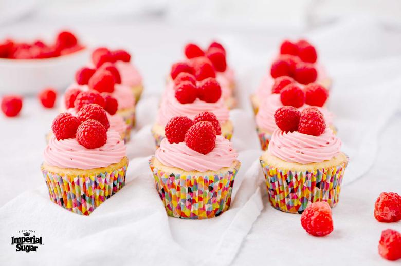 Gluten Free White Cupcakes With Raspberry Frosting Imperial Sugar 9066
