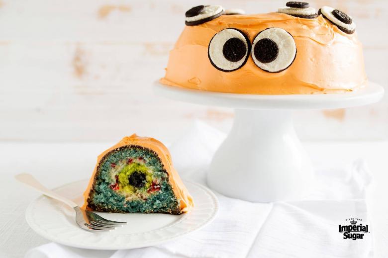 Peek-a-boo Cakes: 28 fun cakes with a surprise inside!: Farrow, Joanna:  9781846014772: Amazon.com: Books