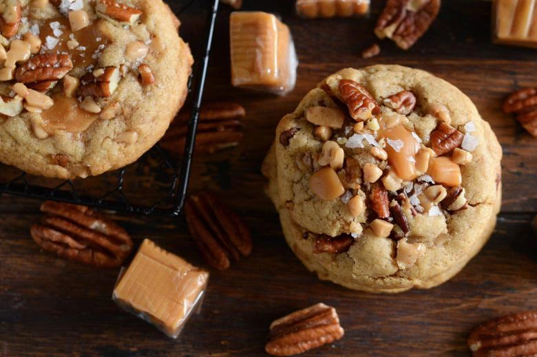 Salted Caramel Crunch Cookies