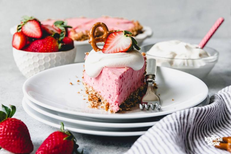 Strawberry Pretzel Icebox Pie