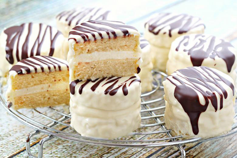 Copycat Zebra Cakes